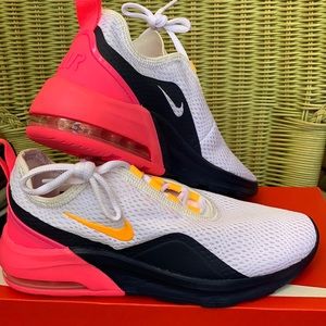 Women’s Nike Air Max Motion 2